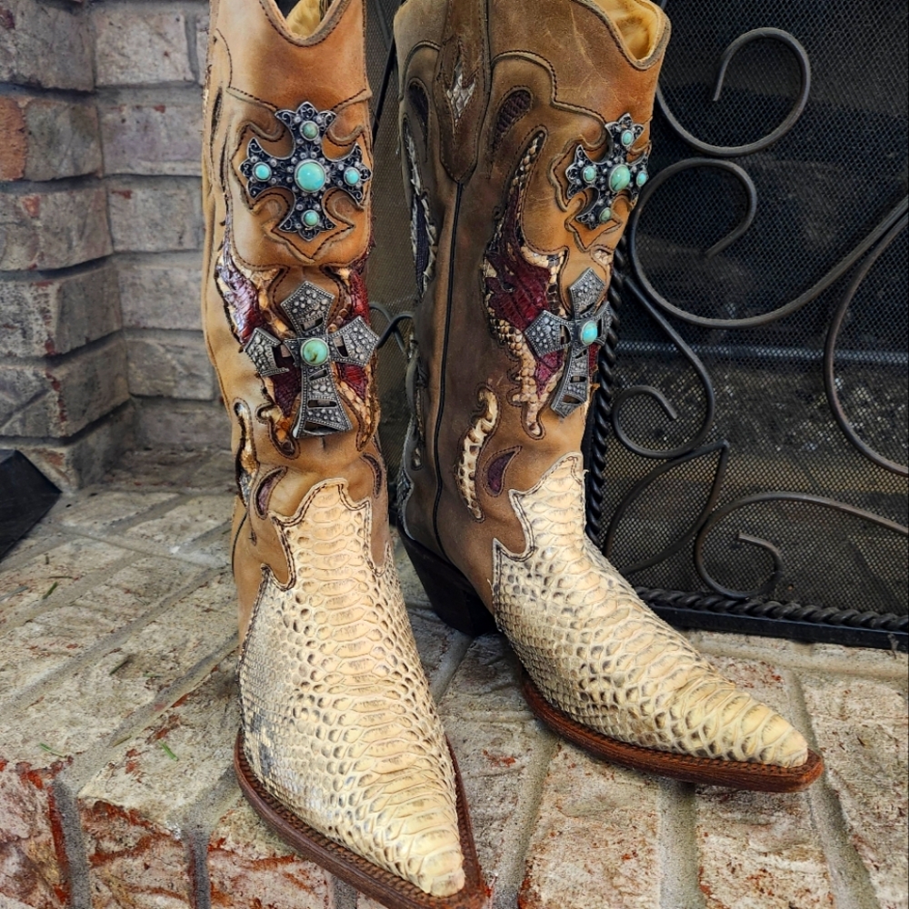 COPY - CORRAL Boots